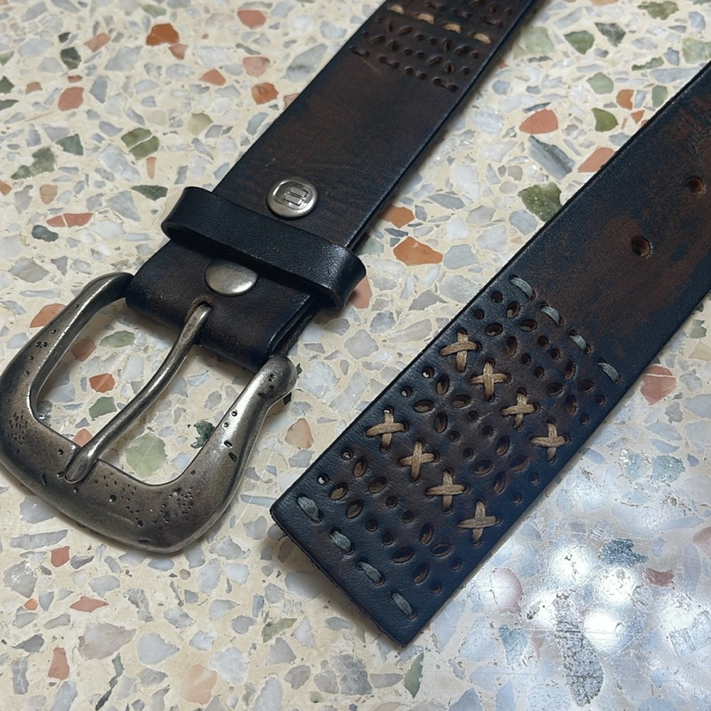 BKE BROWN GENUINE LEATHER BELT Size Small 37 In Long 1.5 In Wide